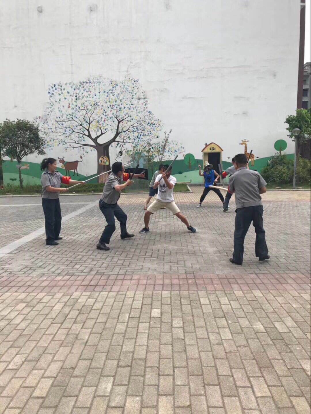 世贸小学防暴防恐演练(图2)